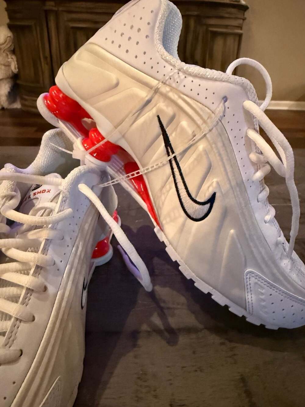 Nike Shox R4 White Comet Red AR3565-103